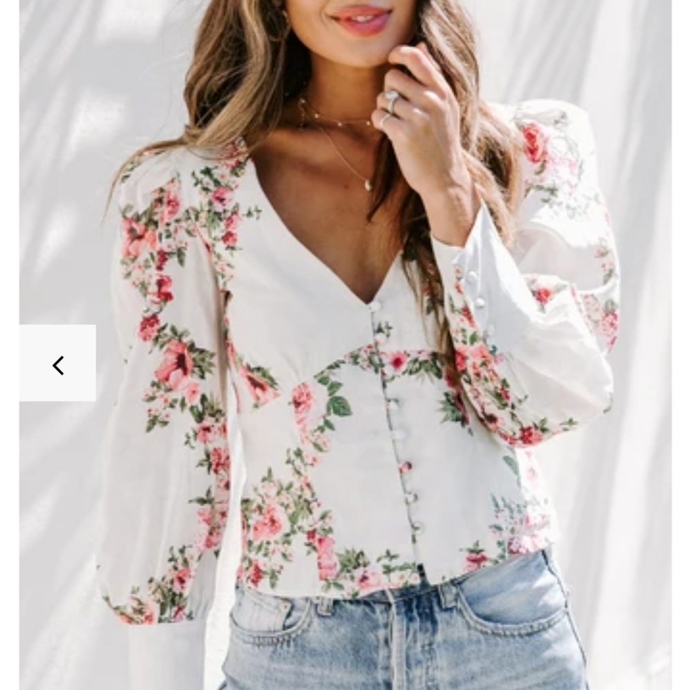 DREAMY VINTAGE STYLE FLORAL TOP NWT